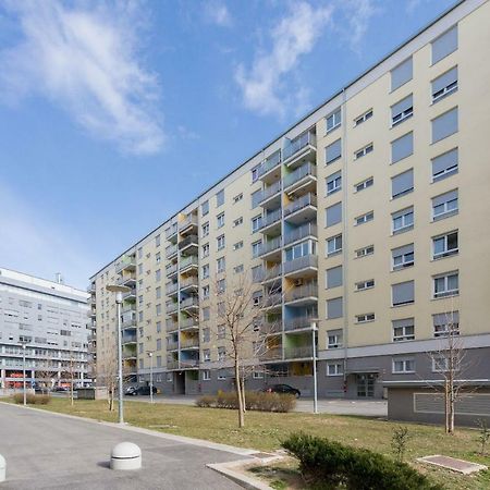 Cute And Sunny Studio In Zagreb With Balcony & Free Parking Eksteriør billede
