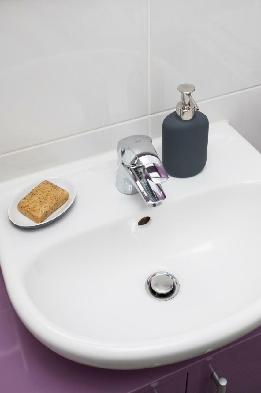 Cute And Sunny Studio In Zagreb With Balcony & Free Parking Eksteriør billede