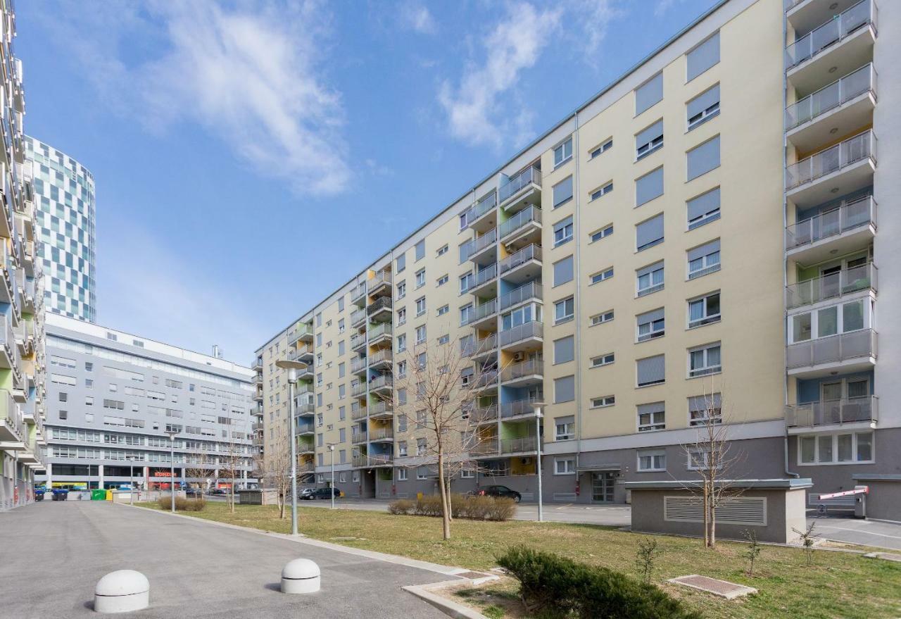 Cute And Sunny Studio In Zagreb With Balcony & Free Parking Eksteriør billede